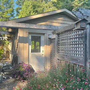 https://get-a-way-retreat-self-contained-hike-bike.hotels-victoria.net
