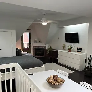 https://charming-cabbagetown-suite.hotelstorontoontario.org