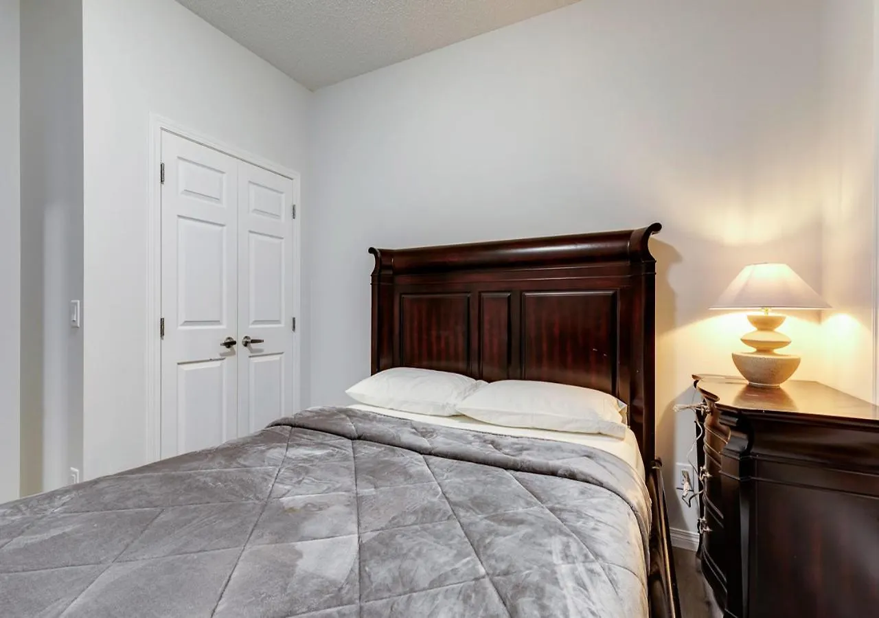 Stylish/4Bedroom/Freeparking/Indoorfireplace Calgary 0*,  Canada